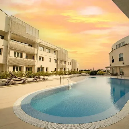 Lux Pool *